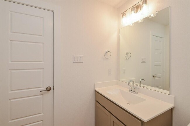 Building Photo - 1607 Blue Cypress Dr
