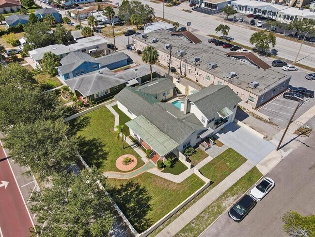 Building Photo - 3801 1st Ave S