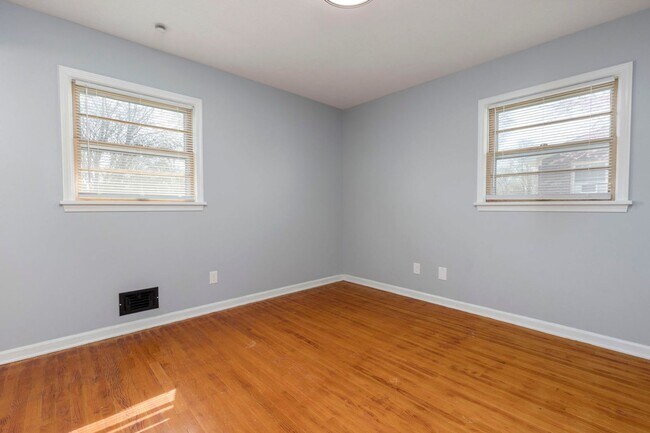 Building Photo - 1702 Bonnyville Blvd