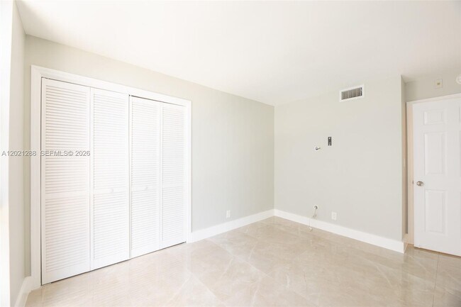 Building Photo - 3031 N Ocean Blvd