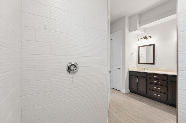 Building Photo - 128 Del Palma Dr