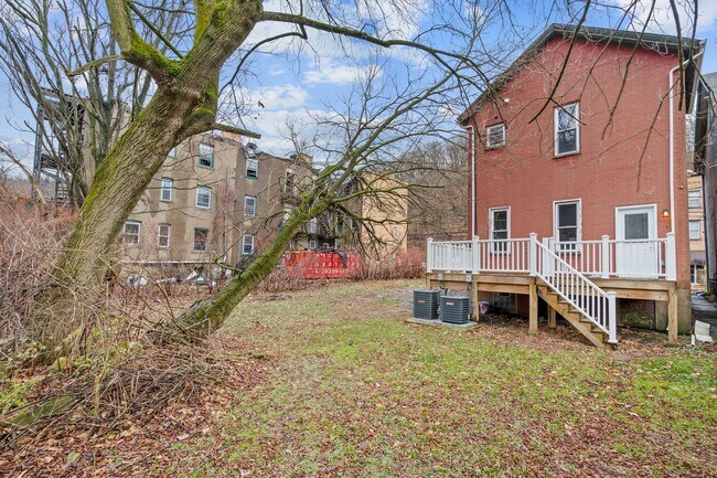 Building Photo - Beautiful Fully Renovated 4 Bedroom Home In The West End.  Available July!