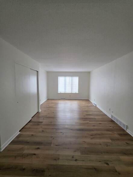 Building Photo - 4054 Stonehenge Dr