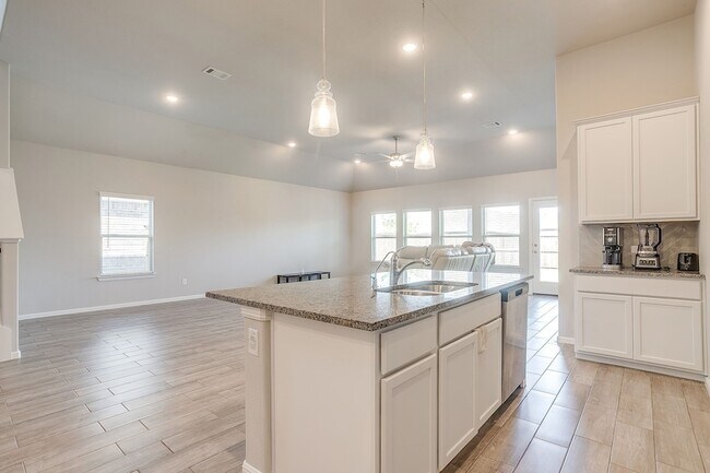 Building Photo - 8924 Lantana Meadow Dr