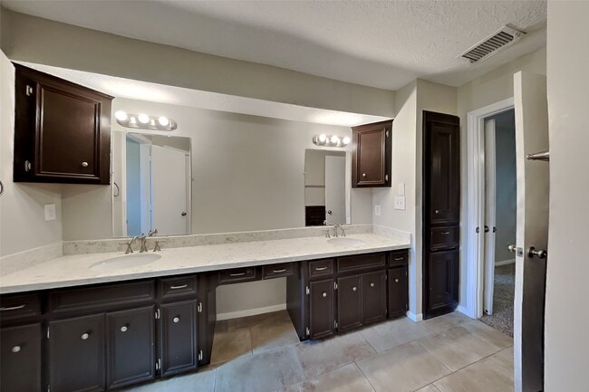 Building Photo - 12927 Lemur Ln