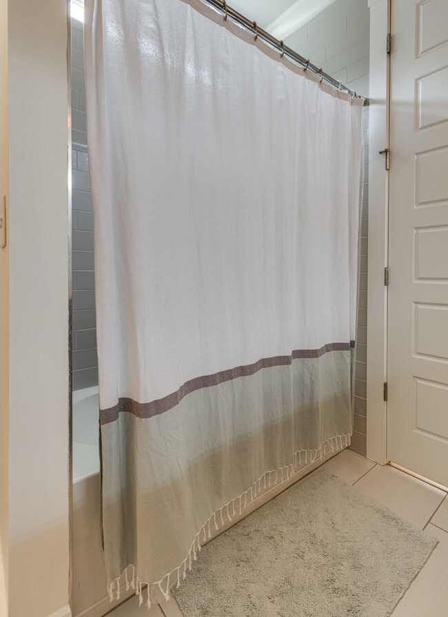 Building Photo - 2405 Chapel Ave