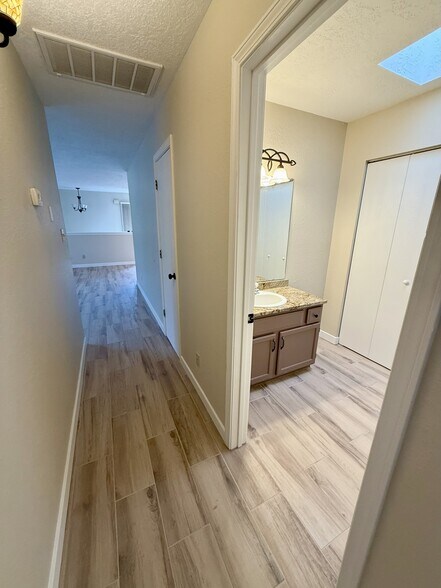 Hall - 5801 Lowell St NE