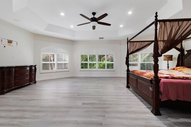 Building Photo - 6301 SW 58th Ct