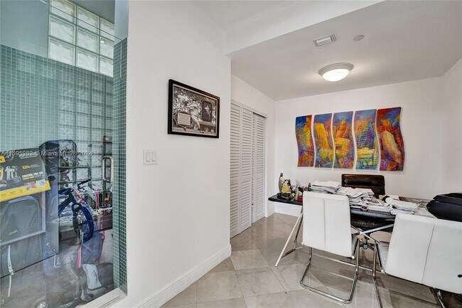 Building Photo - 3801 NE 207th St