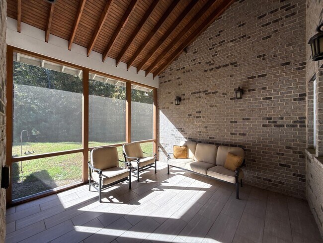 Building Photo - Mint Hill