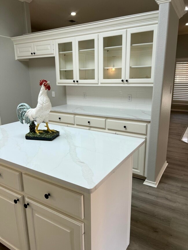 Building Photo - 6904 Freeport Ave