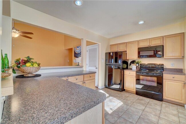 Building Photo - 624 Willow Bend Dr