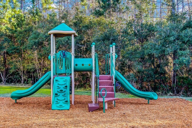 Building Photo - 3/2 updated home with amenities
