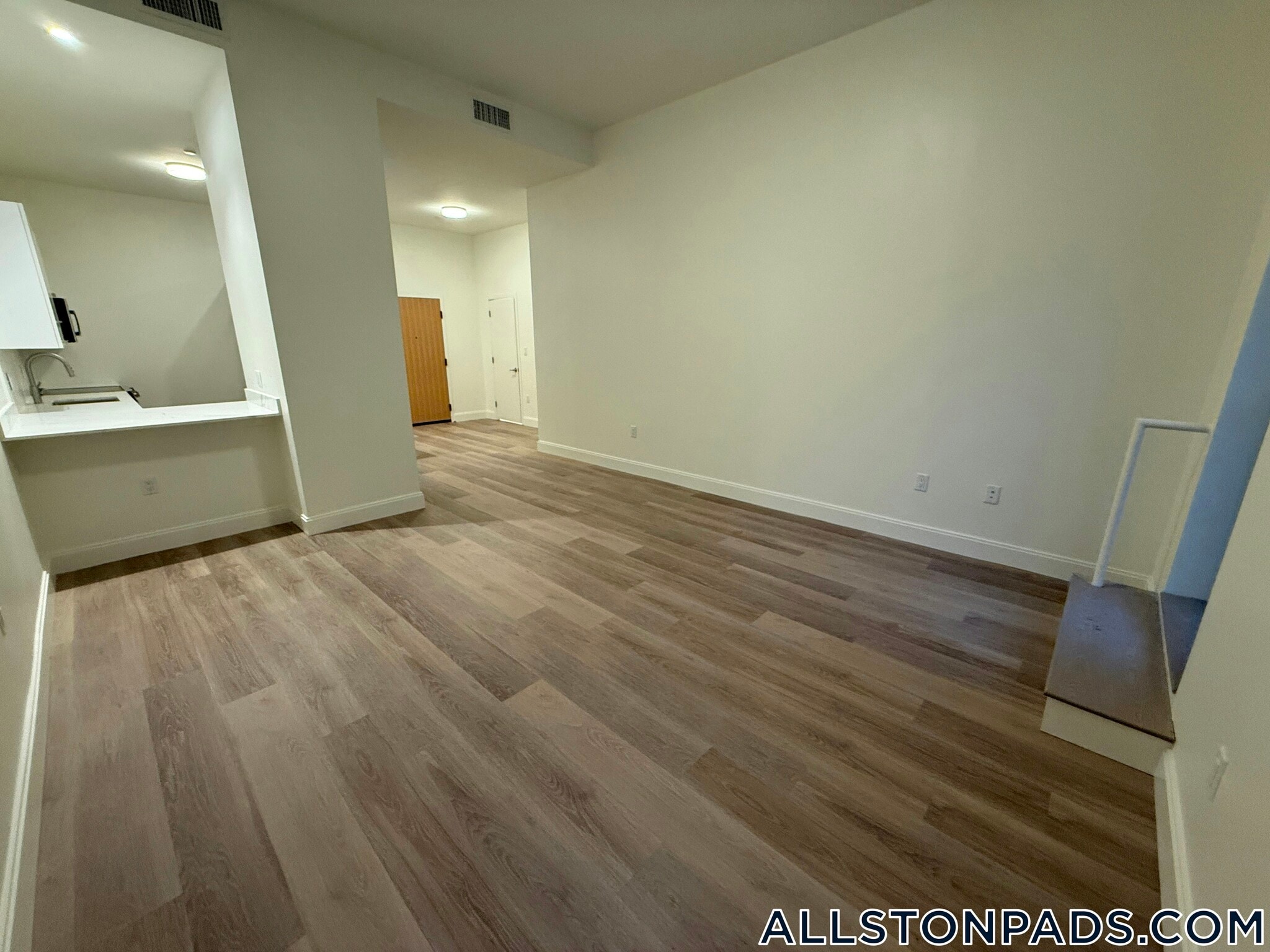 Building Photo - 1079 Commonwealth Ave