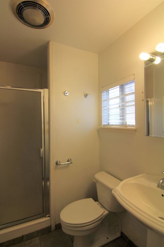 Building Photo - Walk to the Comal River, Schlitterbahn, & Downtown NB /1/1 Duplex with Courtyard! Includes Fridge...