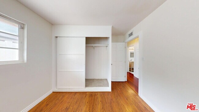 Building Photo - 17155 Donmetz St