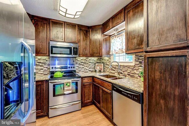 Building Photo - 13676 Barren Springs Ct