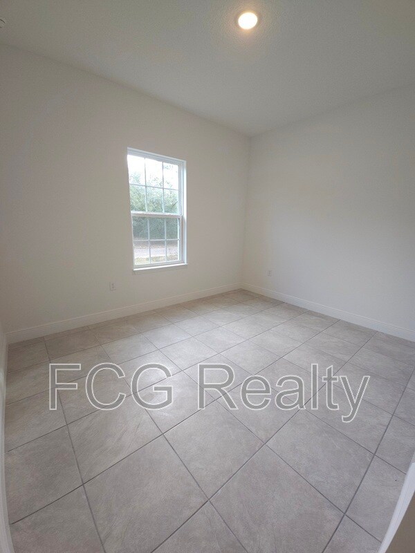 Building Photo - 10616 N Didiscus Dr