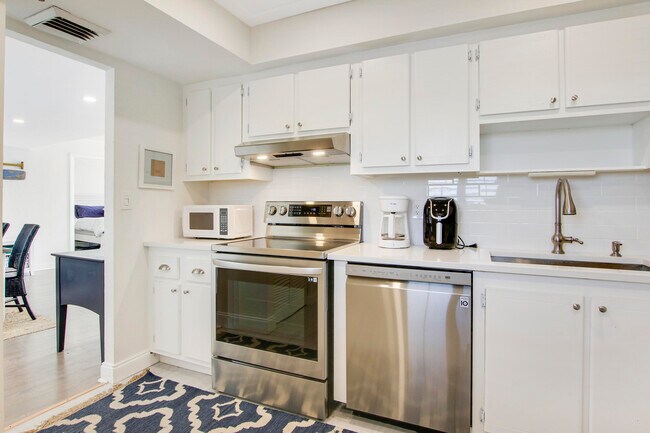 Building Photo - 200 Ocean Trail Way