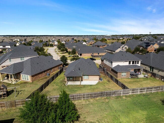 Building Photo - 15323 Holloway Hls Trl