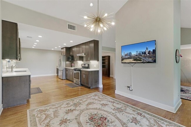 Building Photo - 3801 Laurel Ledge Ln