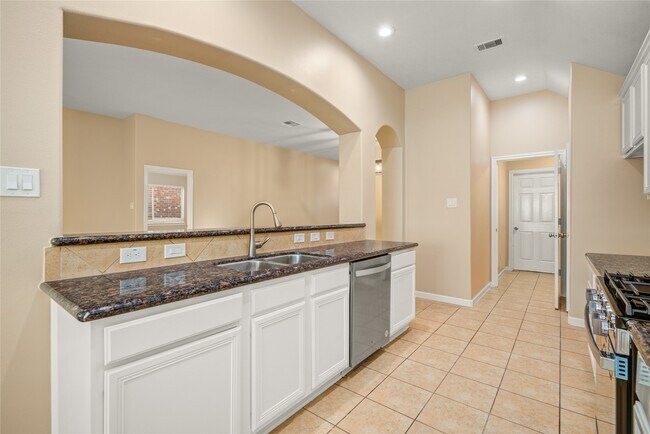 Building Photo - 10506 Pleasant Villas Ln