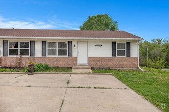 Building Photo - Beautiful 2-bedroom Duplex in the heart of...