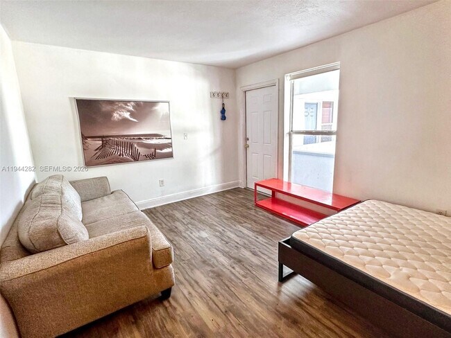 Building Photo - 3071 SW 27th Ave