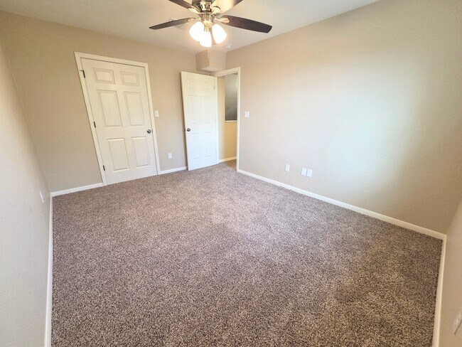 Building Photo - Beautifully Renovated 2-Story Home in Kemp...