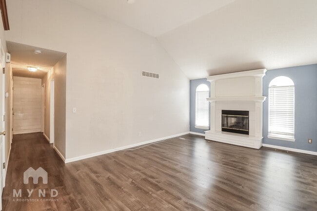 Building Photo - 911 McIntosh Cir