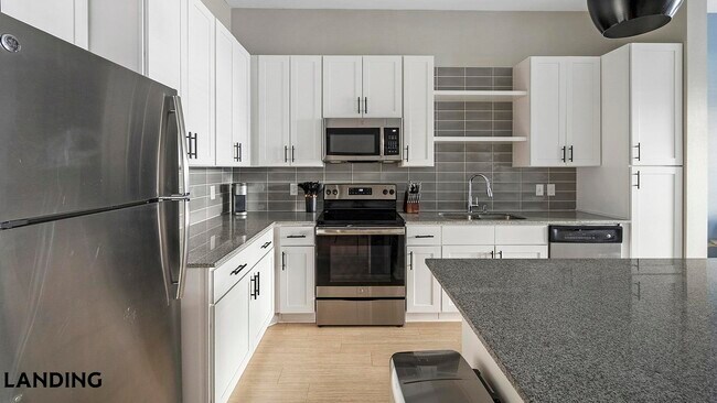 Building Photo - 15401 Chenal Pkwy