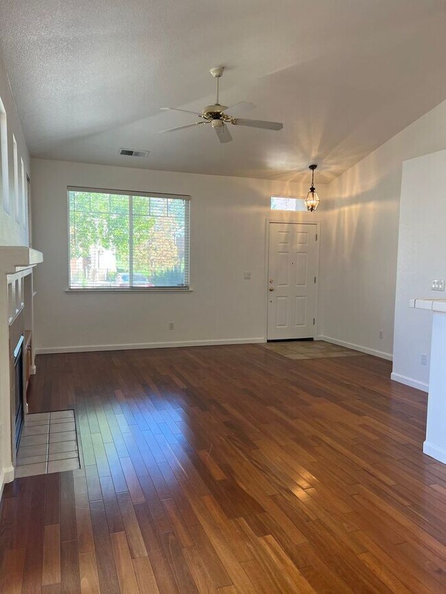 Building Photo - 6247 Ingleston Dr