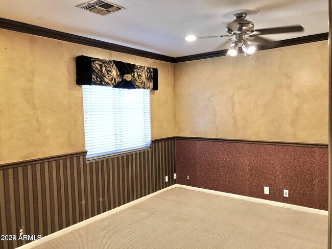 Building Photo - 345 N Date Palm Dr