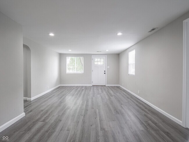 Building Photo - 1141 Temperance Ave