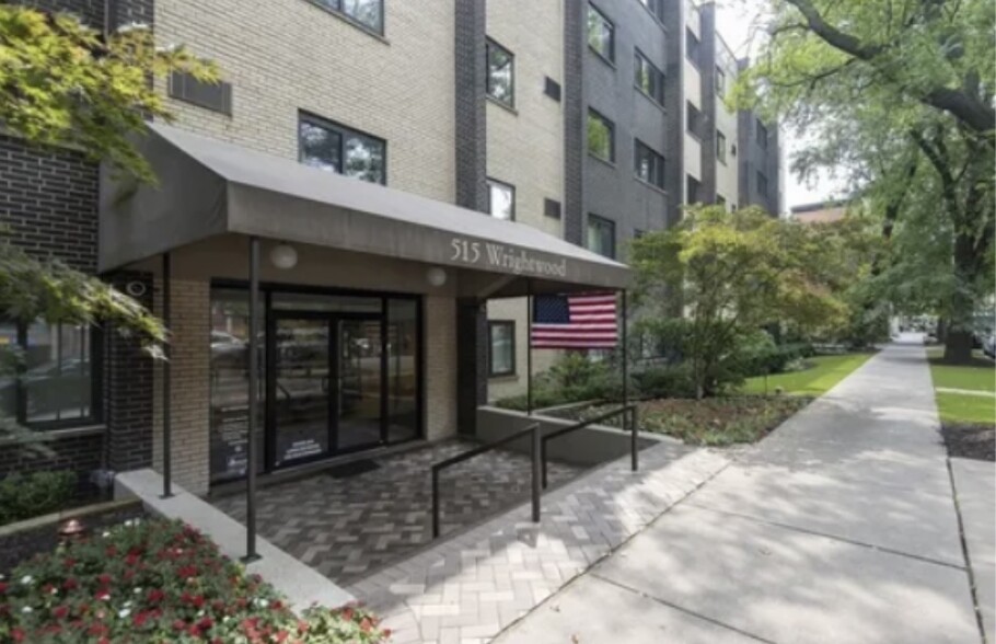 Primary Photo - 515 W Wrightwood Ave