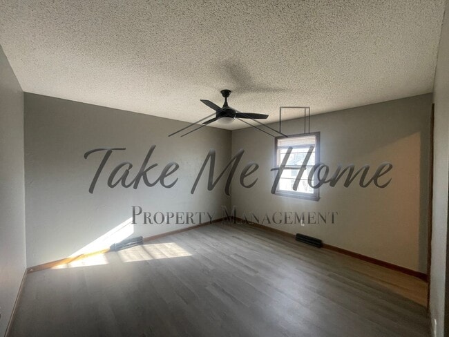 Building Photo - Charming 2-Bed, 2-Bath Duplex in South Springfield – Prime Location!