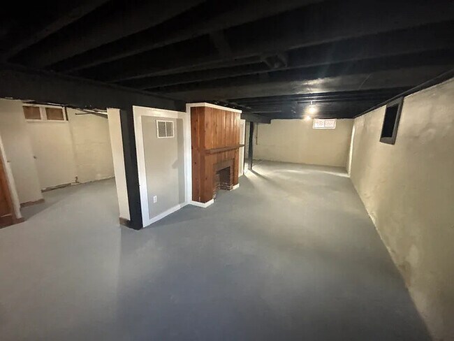 Building Photo - Crown Heights Home For Rent