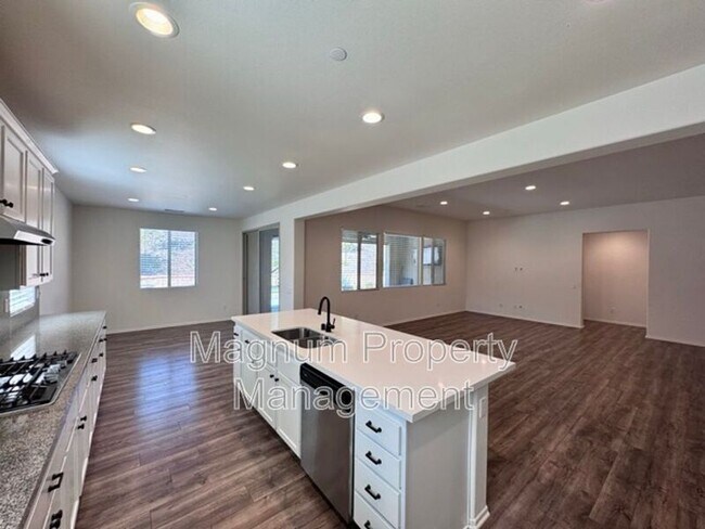 Building Photo - 24331 Ponderosa Ln