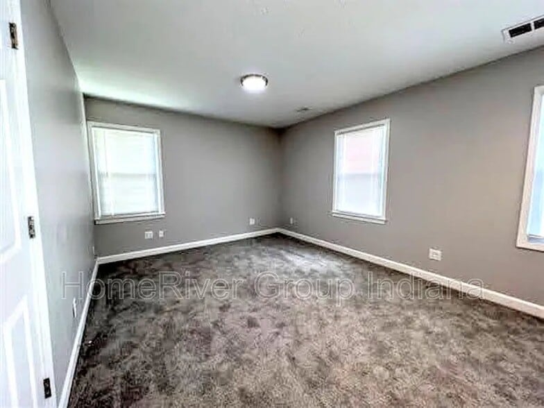 Building Photo - 226 Clay St