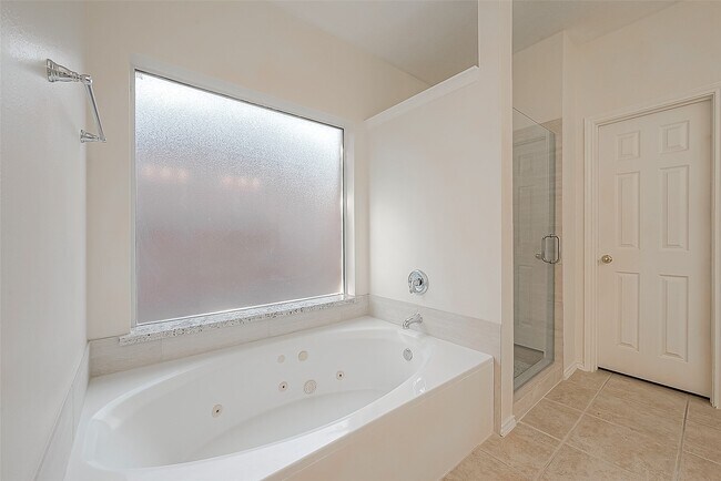 Building Photo - 21411 Willow Glade Dr