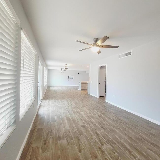 Building Photo - 14014 N Cameo Dr