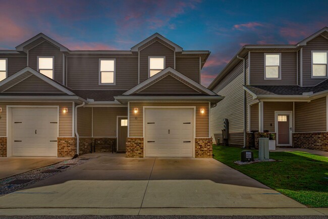 Building Photo - 6 Praiseworthy Dr