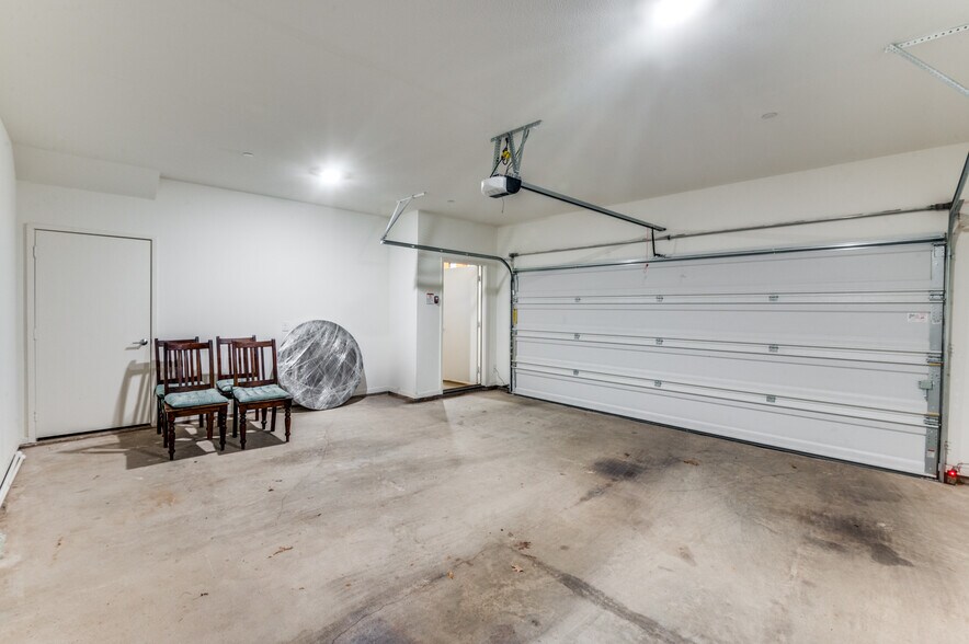 Building Photo - 3812 San Jacinto St