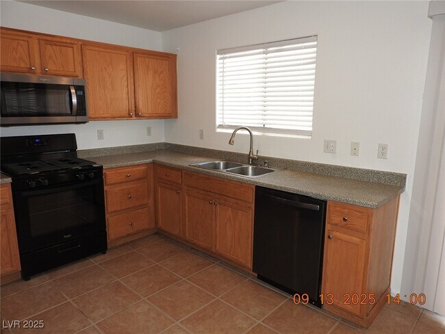 Building Photo - 9504 Havasu Canyon Ave