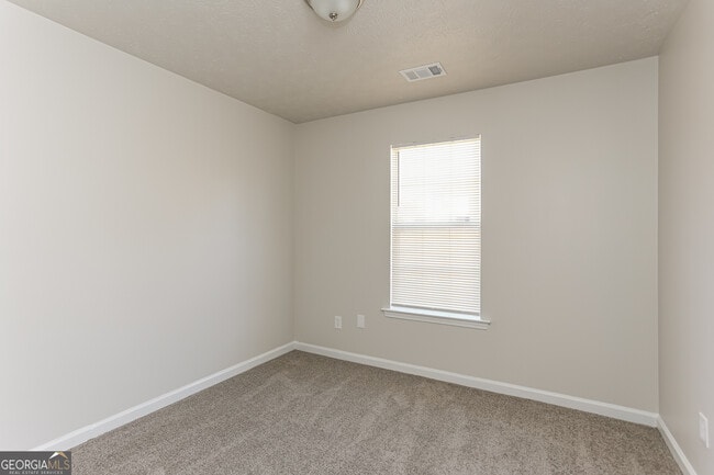 Building Photo - 8147 Mountain Pass