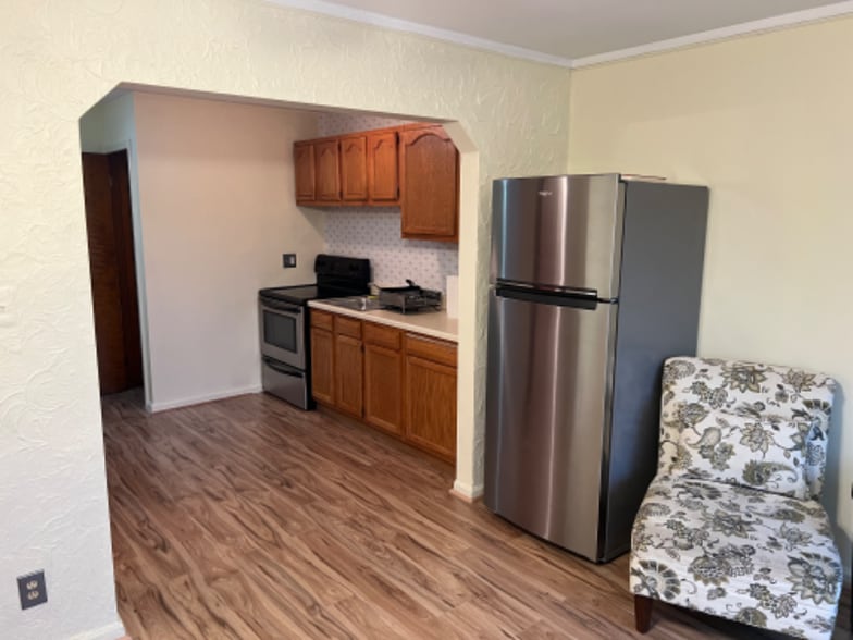 Primary Photo - 1678 Fort St