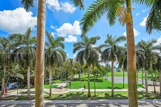 Building Photo - 2000 N Bayshore Dr