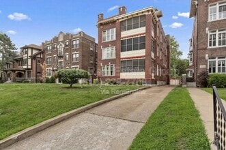 Building Photo - 5138 Waterman Blvd