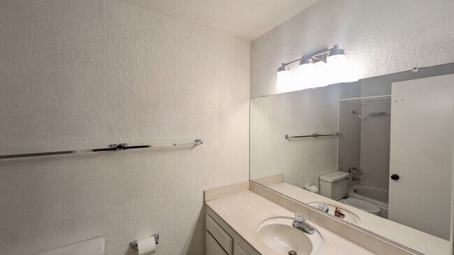 Building Photo - Townhome in Scripps Ranch - Available in July