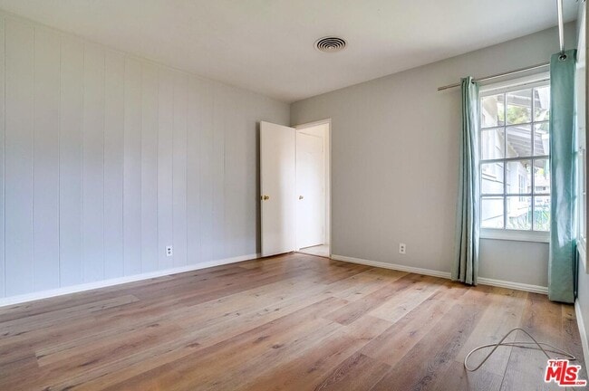 Building Photo - 12748 Weddington St